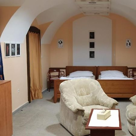 Apartman Sobeslav Exterior photo